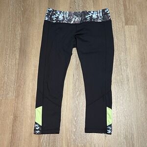 Lululemon Womens Black Crop Leggings Size 8 Floral Waistband Workout Pants EUC
